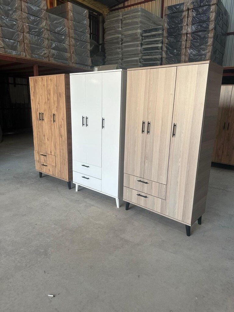 3 kapaklı elbise dolabı - 2