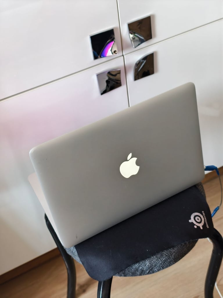 MACBOOK PRO 2015 - İ5 - 2K RETİNA EKRAN - 256 GB SSD - 8 GB RAM - 7