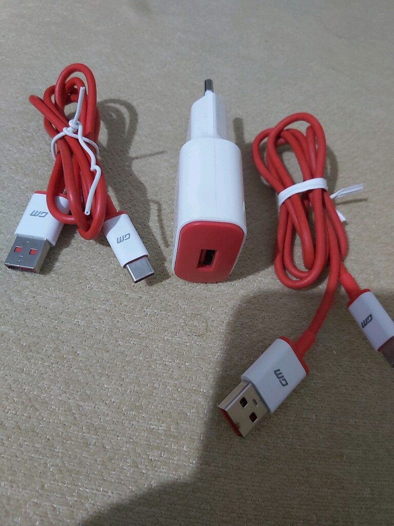 GM şarj cihazı ve 2 adet kablosu - 4