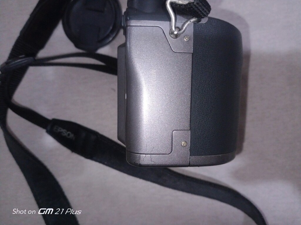EPSON 3.3 MEGAPİKSEL DİJİTAL FOTOĞRAF MAKİNESİ - 5