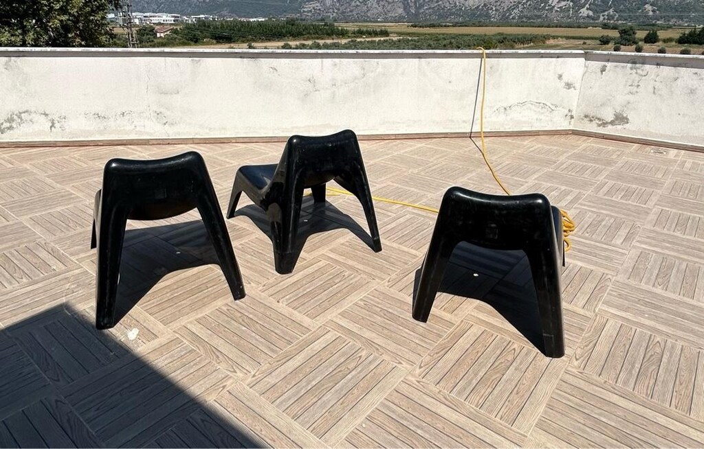 3 tane bahçe sandalyesi - 3