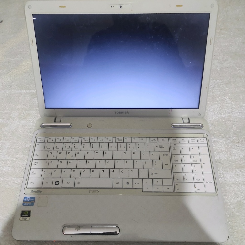 Toshiba Laptop - 8