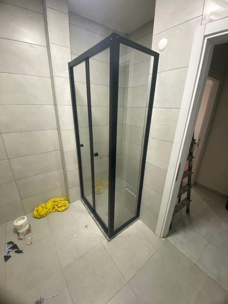 DUŞAKABİNDE FIRSAT - 18