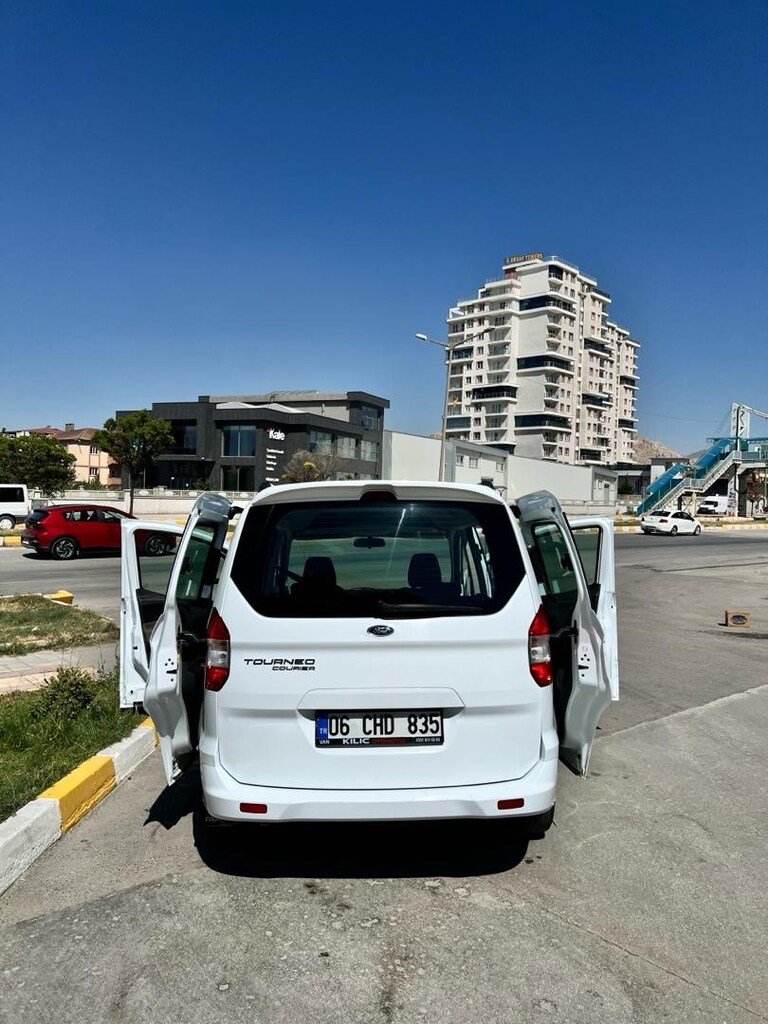 ford tourneo courier - 11