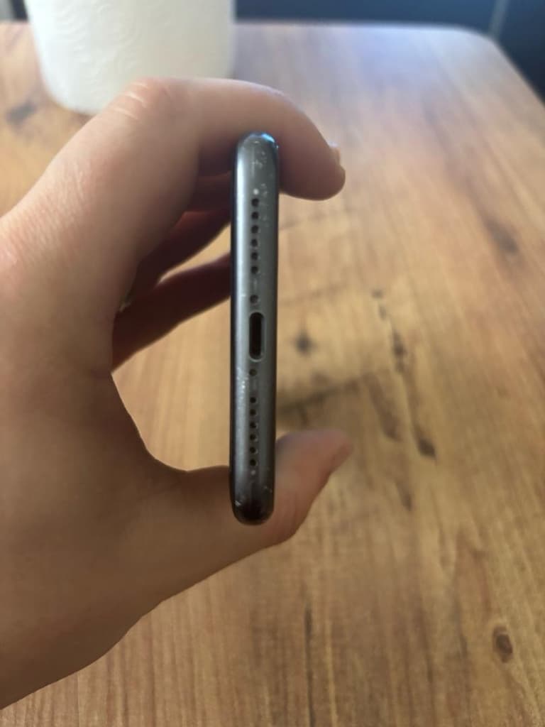 iPhone 11 64 - 4