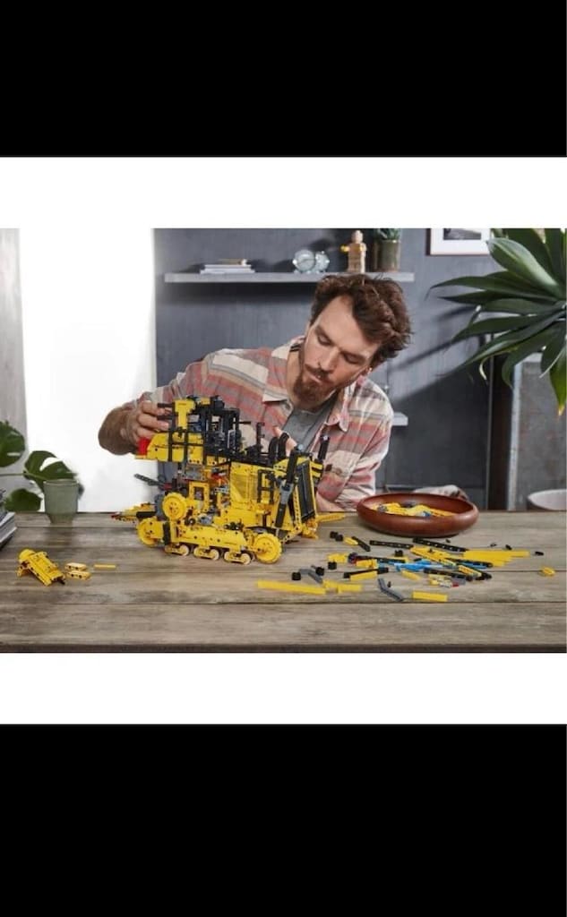 Lego Technic cat d11t 42131 açılmamış sıfır ürün - 3