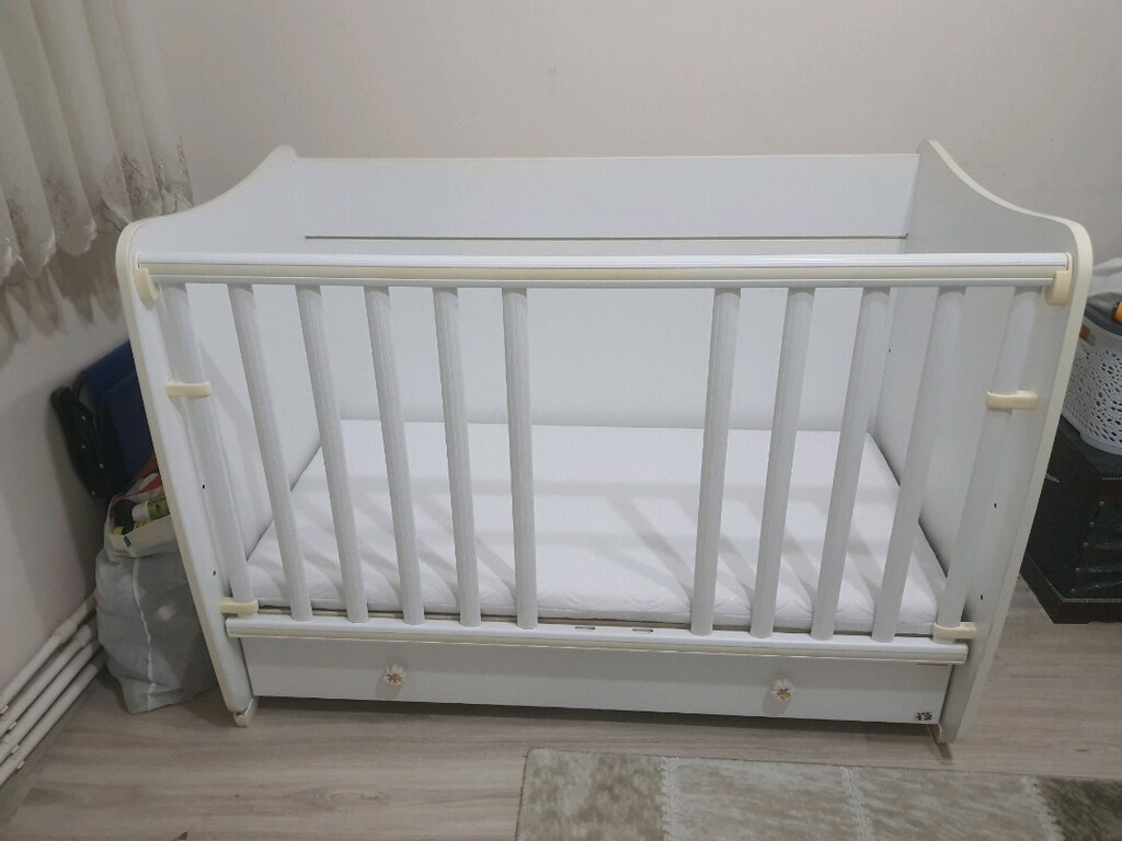 Temiz ve Az Kullanılmış Lorelli Bebek Yatağı (Beşik) Yatak Hediyeli - 2