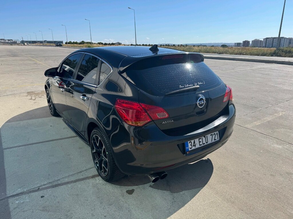 Opel Astra J 1.3 CDTI - 5