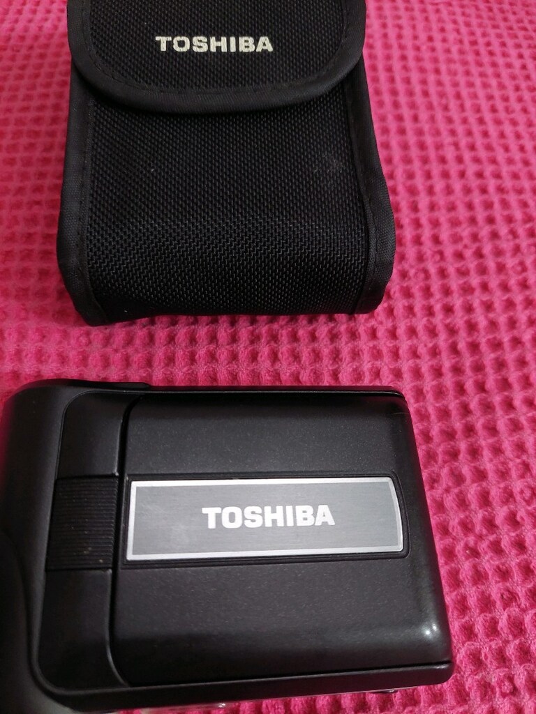 Toshiba dijital fotoğraf makinesi. Ürün arızalı ekran açılmıyor. - 2