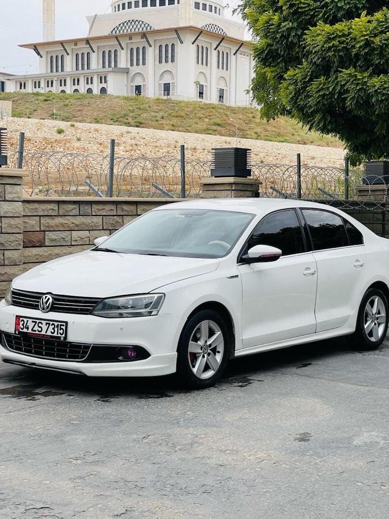 Beyaz Volkswagen Jetta - 4