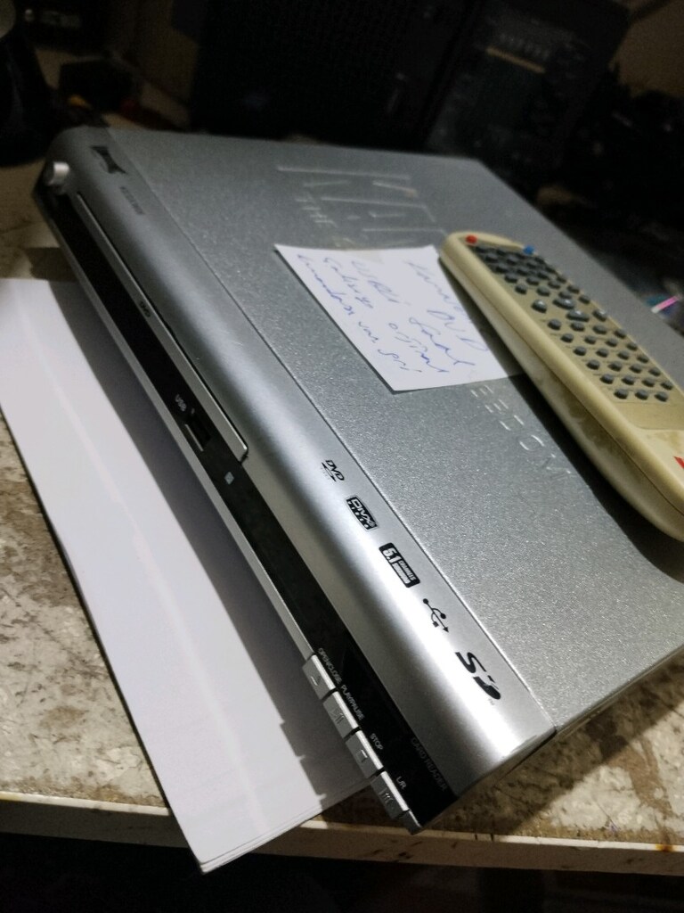 AZ VE TEMİZ KULLANILMIŞ KAMOSONİC MARKA USB Lİ ÇALIŞIR DURUMDA DVD - 11