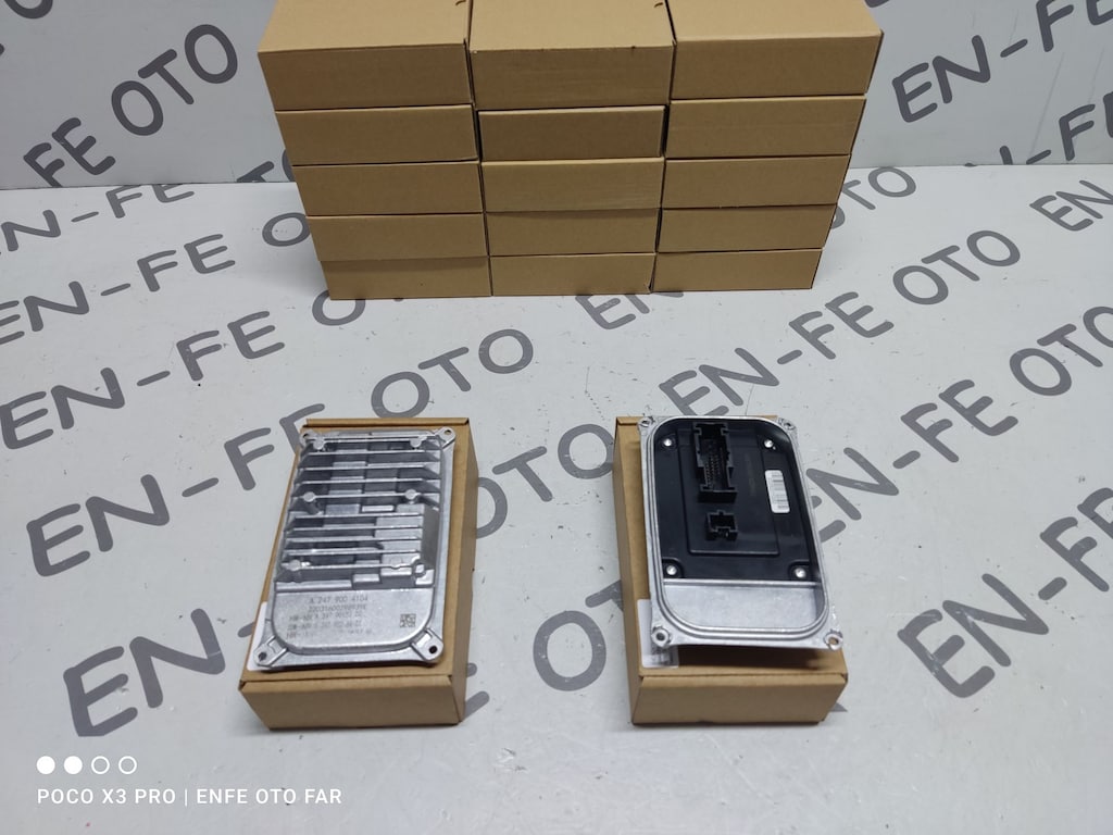 MERCEDES W253 C253 GLC LED FAR BEYNİ A2479004104 - 2
