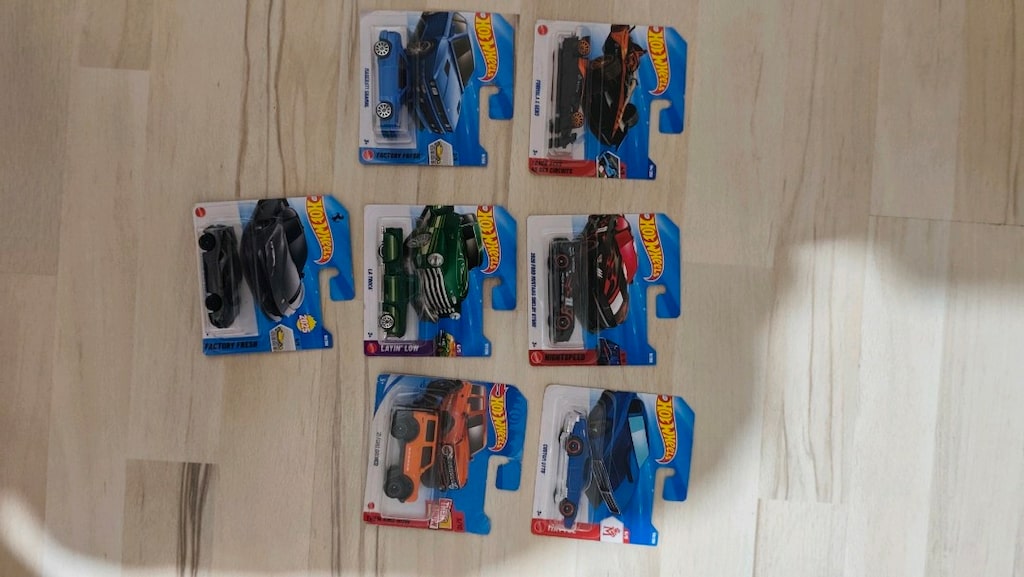 HOT WHEELS AÇIK VE KAPALI MODELLER AÇIKLAMAYI OKUU - 3