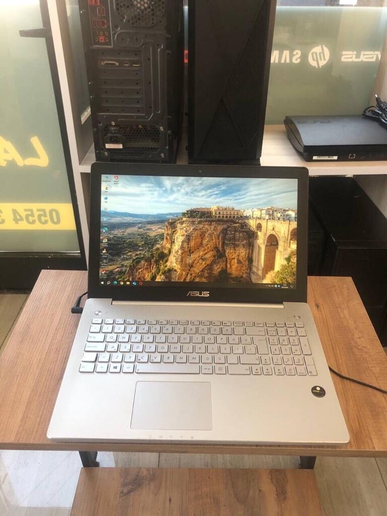 Asus Laptop - 3