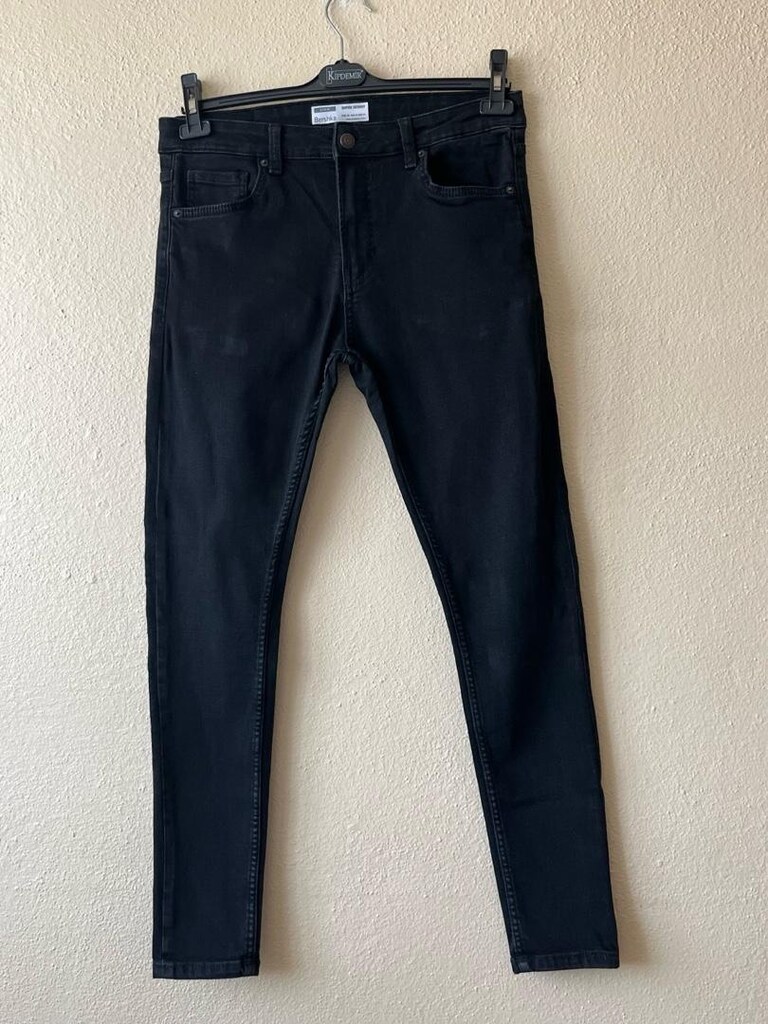 40 beden Bershka pantolon boy 98 bel çevresi 90 cm