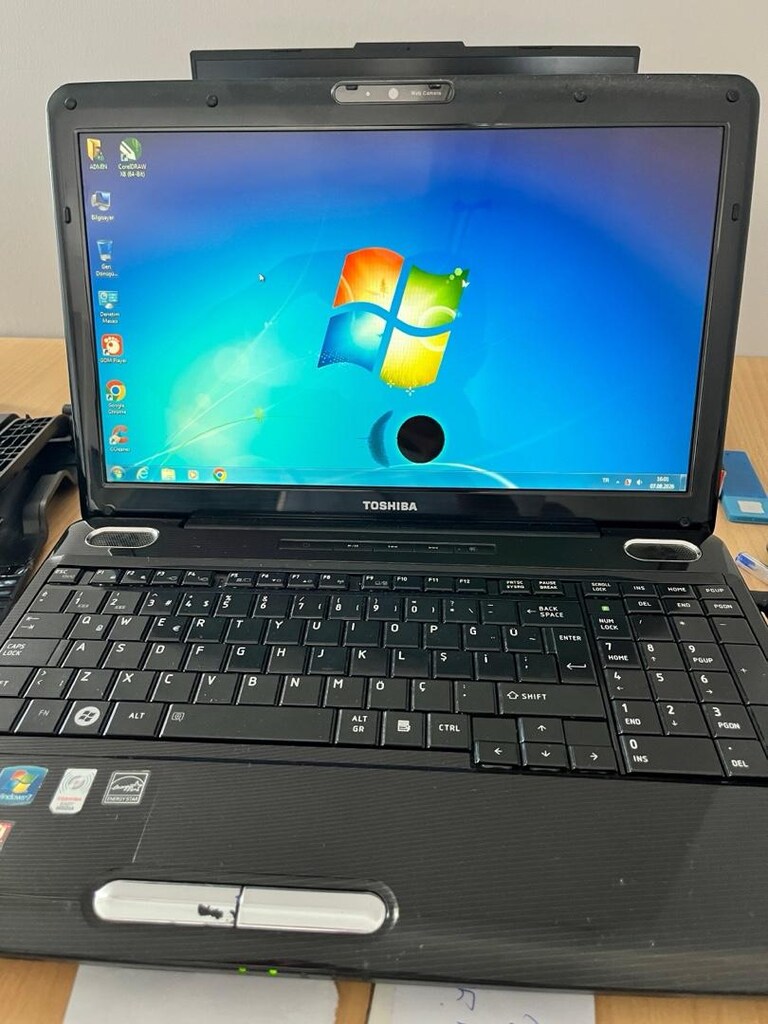 toshiba satellite l505 11E - 7