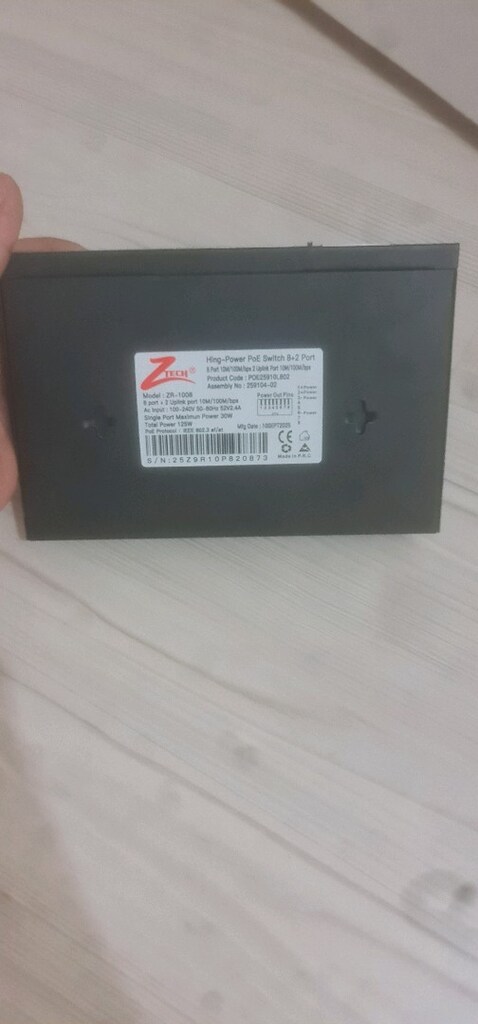 2 kamera 8 girişli kayit cihazı 1 adet 8 li poe swich 1 adet 4 tb hdd - 11