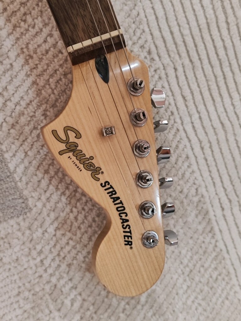Squier Affinity Strat HSS Charcoal Frost Metallic Elektro Gitar - 4