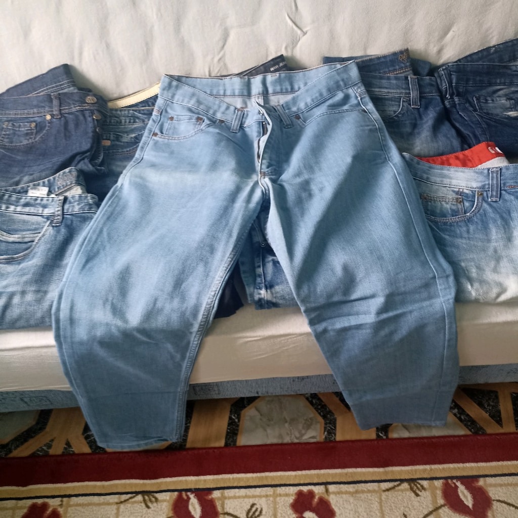 Çeşitli Renklerde ,sıfır ve Az kullanılmış pantolonlar - 18