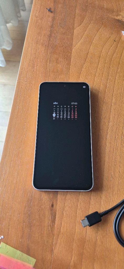 SAMSUNG S24FE - 3