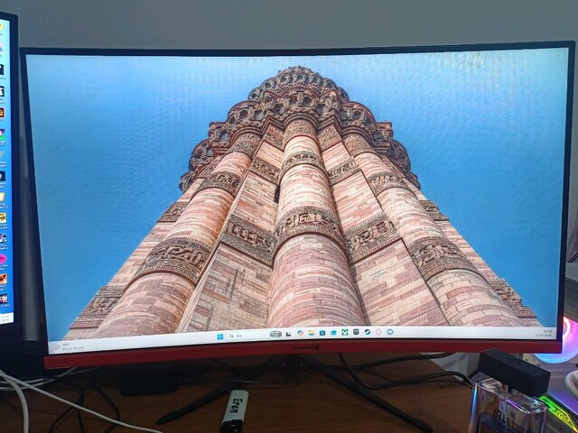 1920x1080 IPS Curved 27inç Turbox monitör.