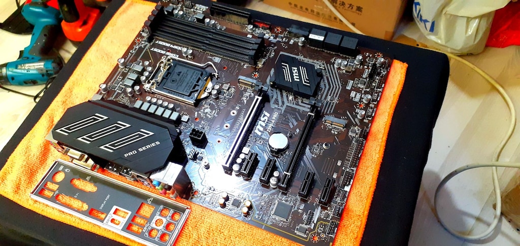 MSI Z390-A PRO (SIFIR GiBi) 8-9.cu Nesil LGA 1151 Soket Anakart - 9