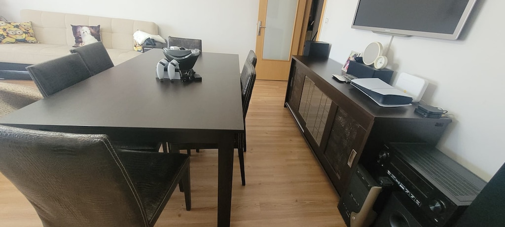 Sıfır ayarında tertemiz çiziksiz_Masa+6 Sandalye+Sehpa - 3