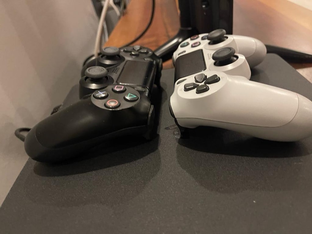 PS4 2 KONSOL SIFIR AYARINDA ÇOK TEMİZ - 3