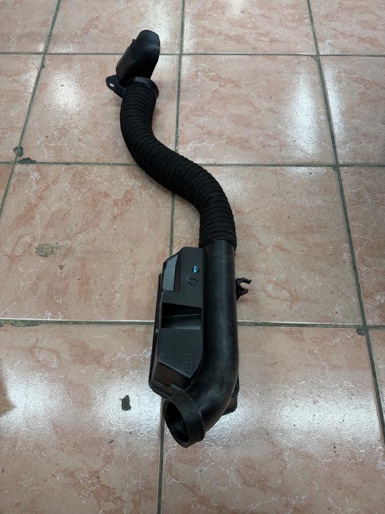 Renault megan 1 hava filitre hortumu sıfır orjinal 7700107865 - 3
