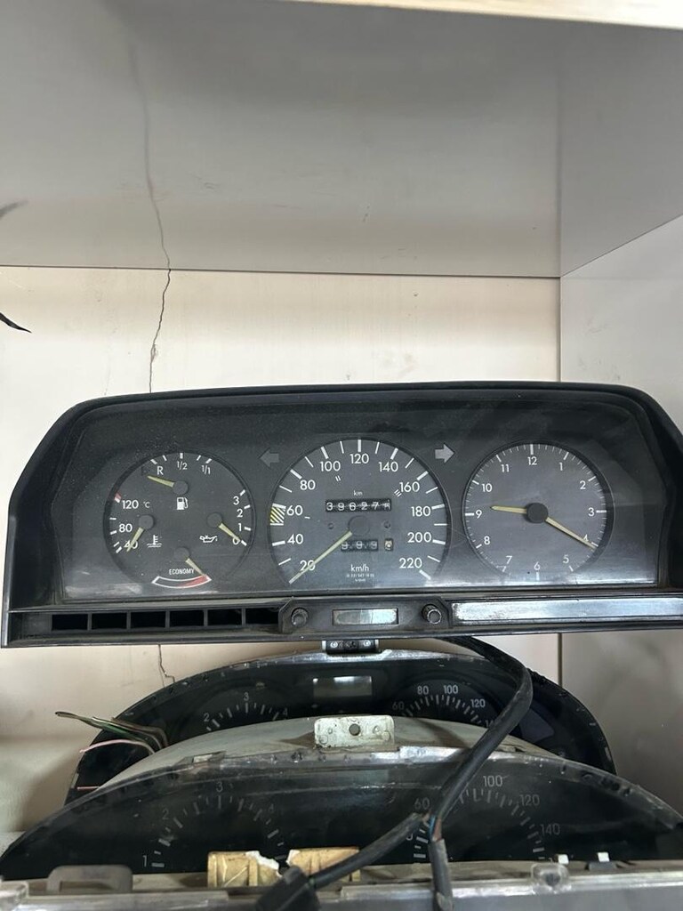Mercedes 190E W201 gösterge paneli - 2