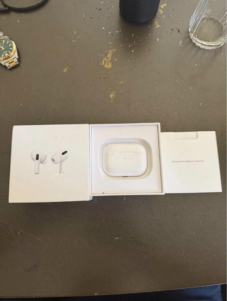 Apple Airpods Pro Wireless Şarj Özellikli Model