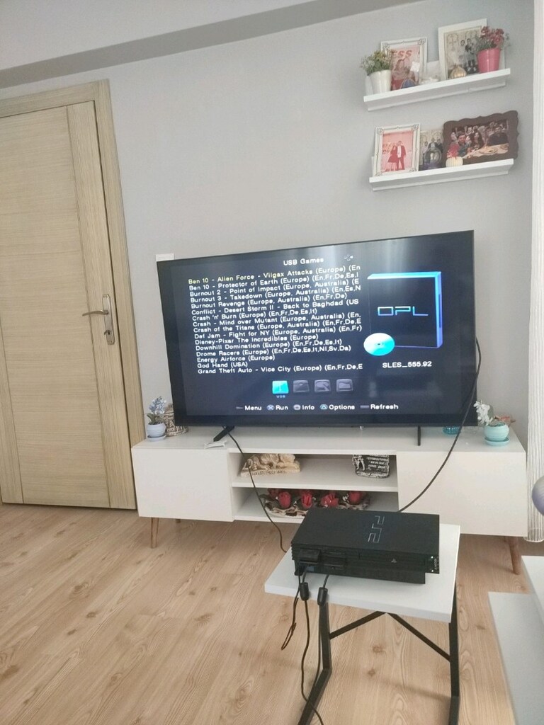 Playstation 2 Konsol ve İki Joystick - 3