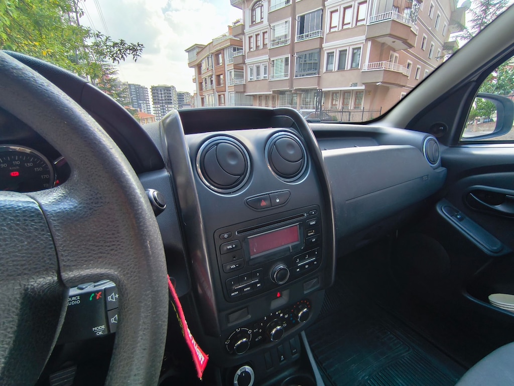 Dacia Duster Ambiance 4x4 2017 model - 13