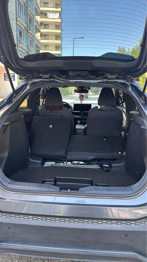 Toyota CH-R 1.8 2024 Model 32000 km - 10