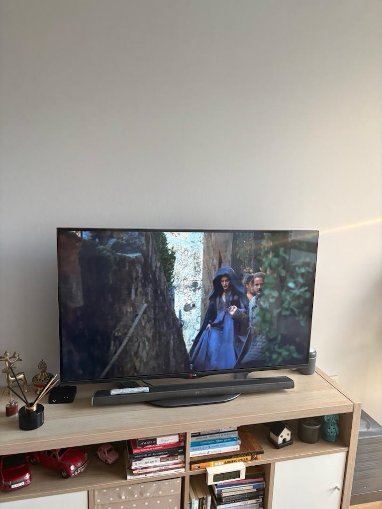 LG 42” Televizyon smart tv kumandalı - 2
