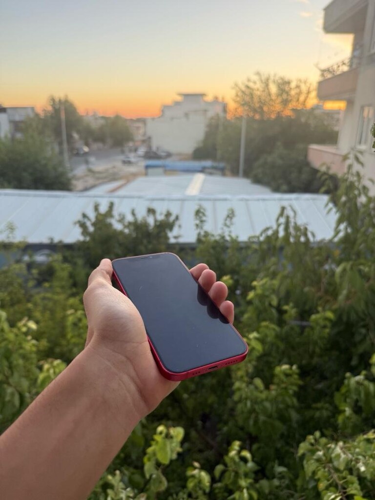 iPhone 12 kırmızı değişensiz,açılma tamir yok - 2