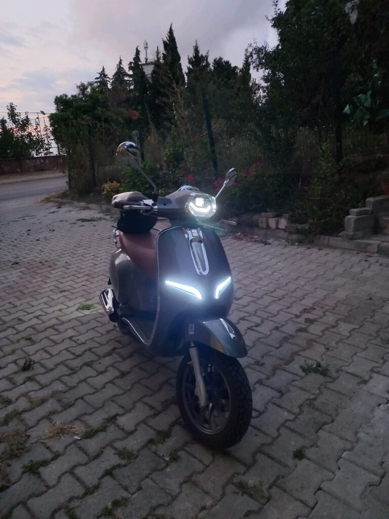 REVOLT RS6 MOTOR 125 LİK 2025 MODEL 700 KM - 8