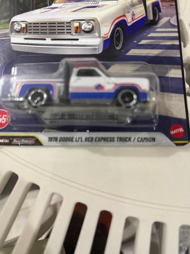 Hot Wheels Premium 1978 Dodge L’ıl Red Express Truck/Camion - 3