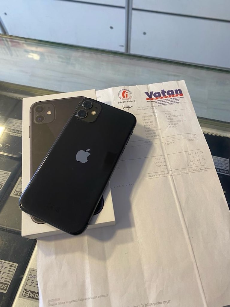 İPhone 11 pil 100 ekran orjinal değişen 256 gb kutu fatura var hersey - 3