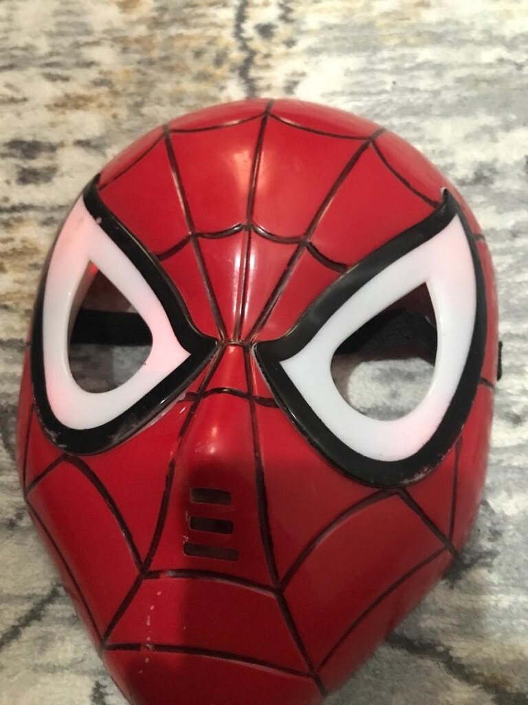 Işıklı spiderman maskesi