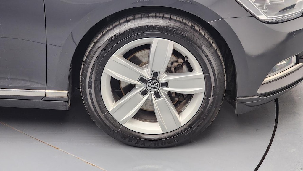 Volkswagen PASSAT 1.6 TDI 120 DSG IMPRESSION - 17