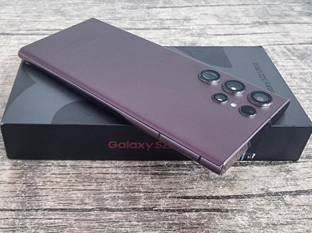 Samsung S22 Ultra / Kutu Fatura TR / 8+128 GB / Hatasız - 8