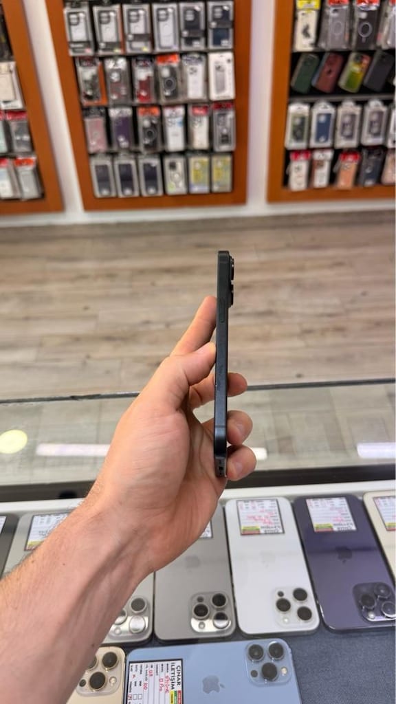 iPhone 15 Black 128GB - 4