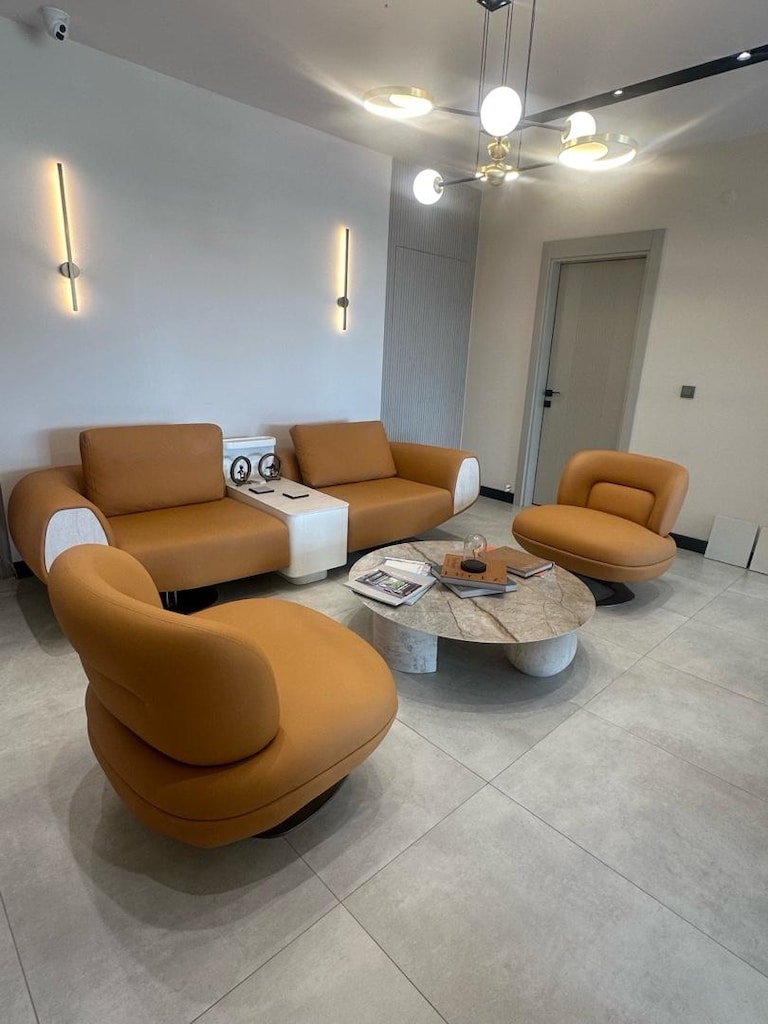 YENİ GİBİ 5 ay kullanılmış Satılık Makam koltuklu ofis mobilyası