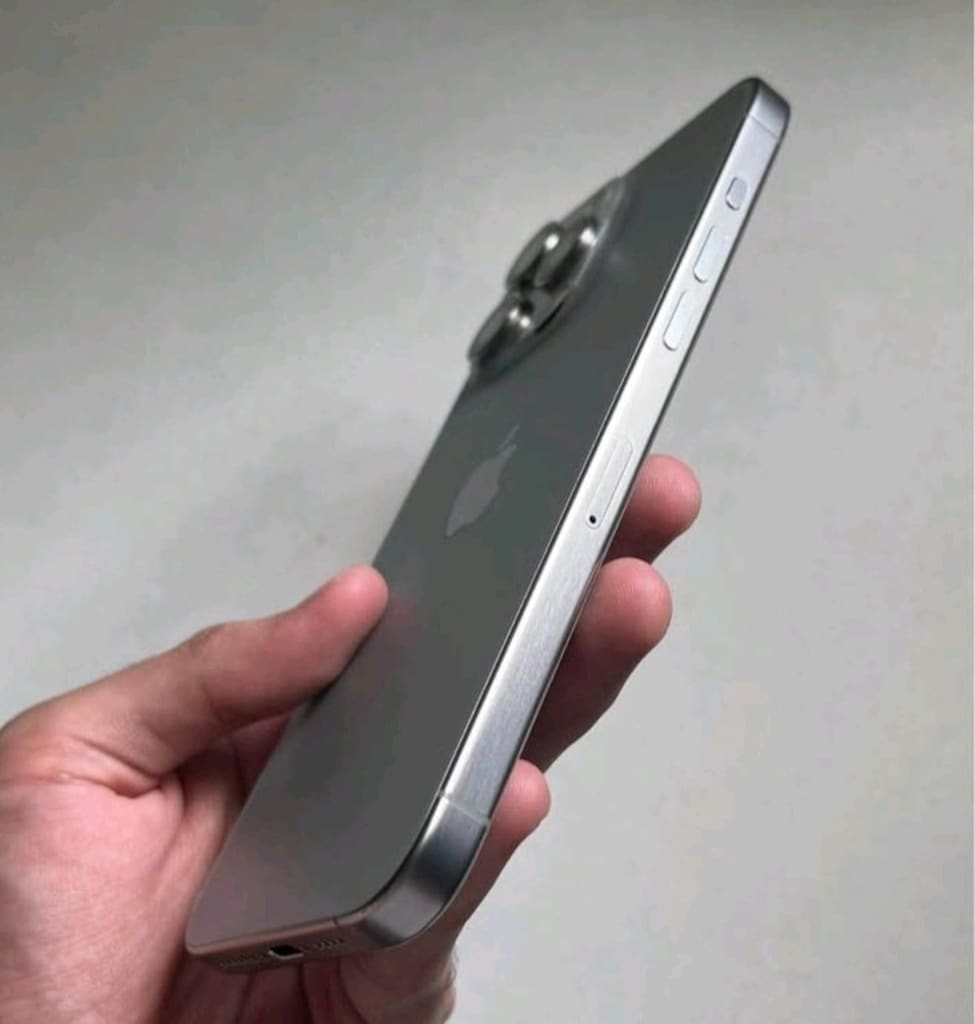 İLK SAHİBİNDEN İPhone 15 PRO MAX - 2