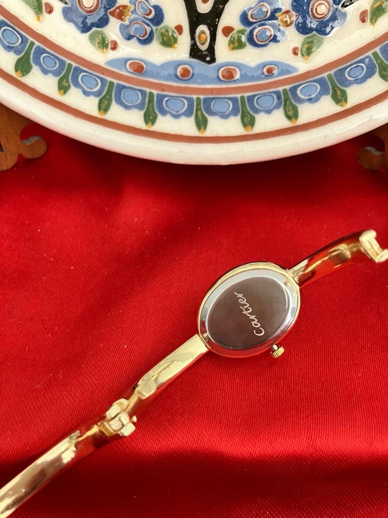 Cartier Altın Tonlu kelepçe kordonlu Oval kadın Saat - 10