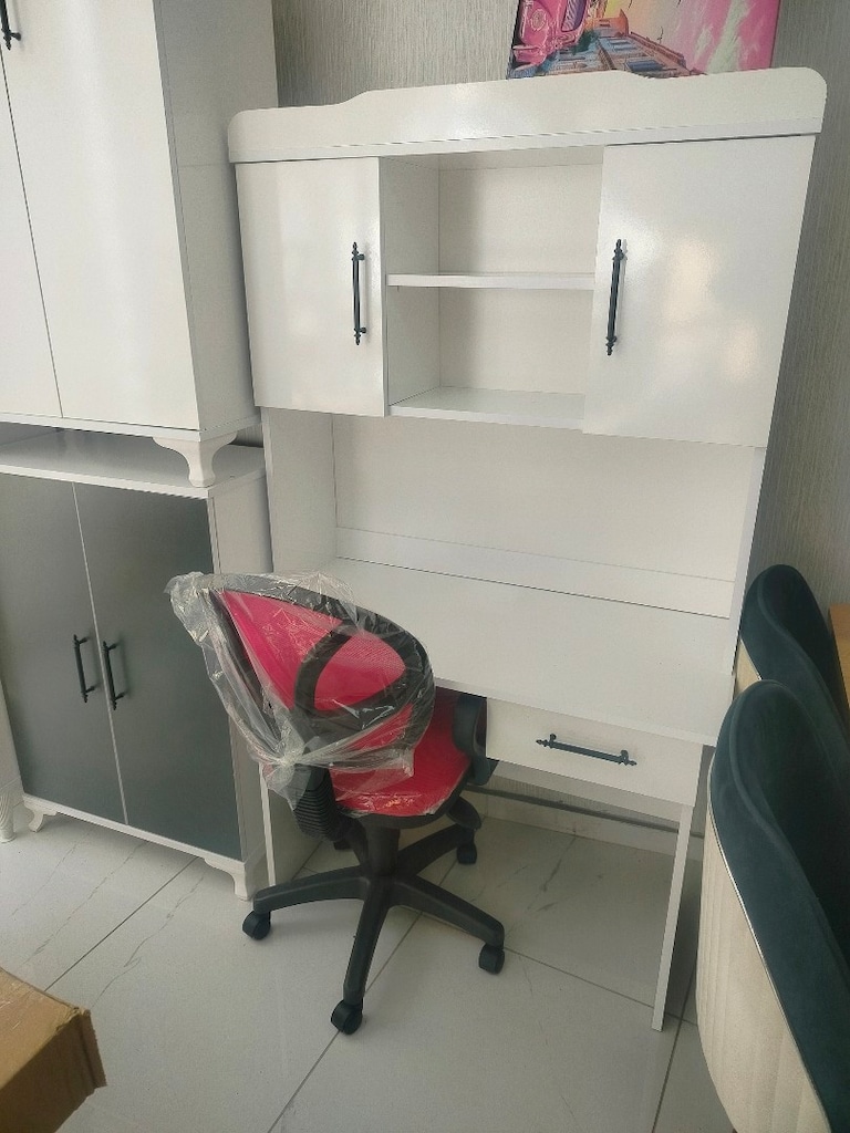 Çalışma masası kitaplıklı 3000₺ - 2