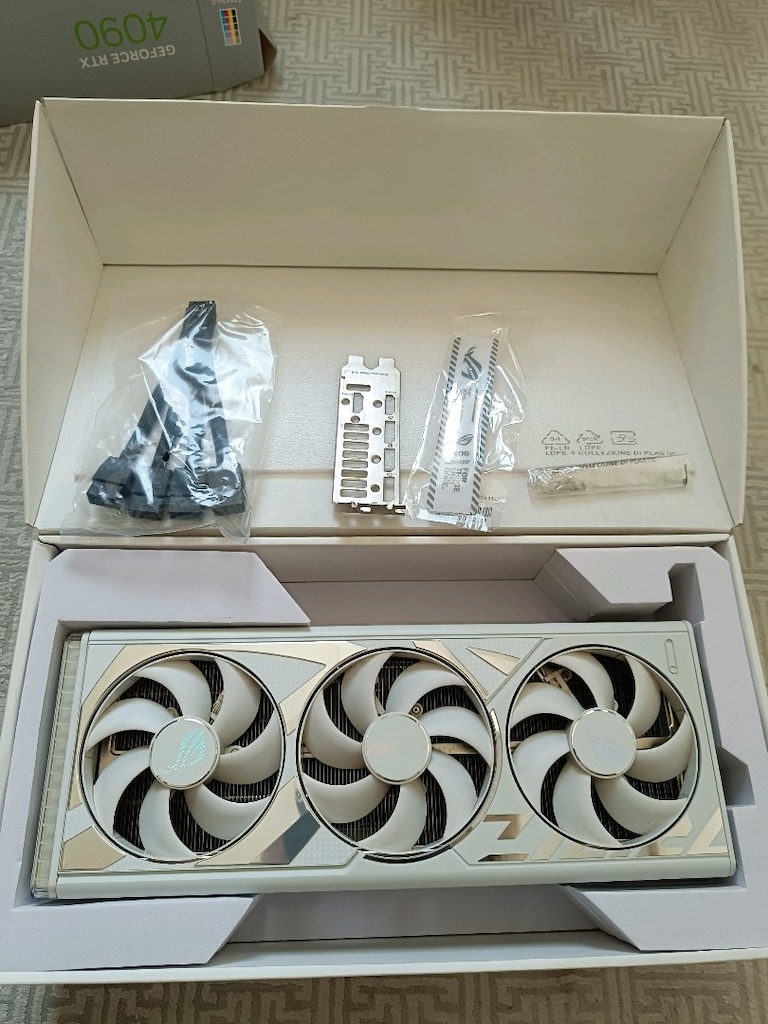 Asus rog strix rtx 4090 beyaz set satılıktır (GPU KART YOK) - 2