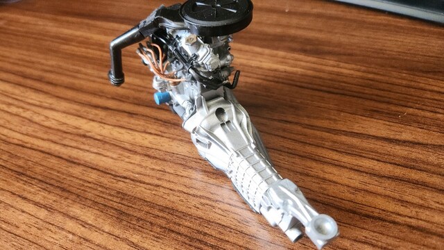 1/10 boyutunda Tofaş SLX Detaylı Motor Maketi