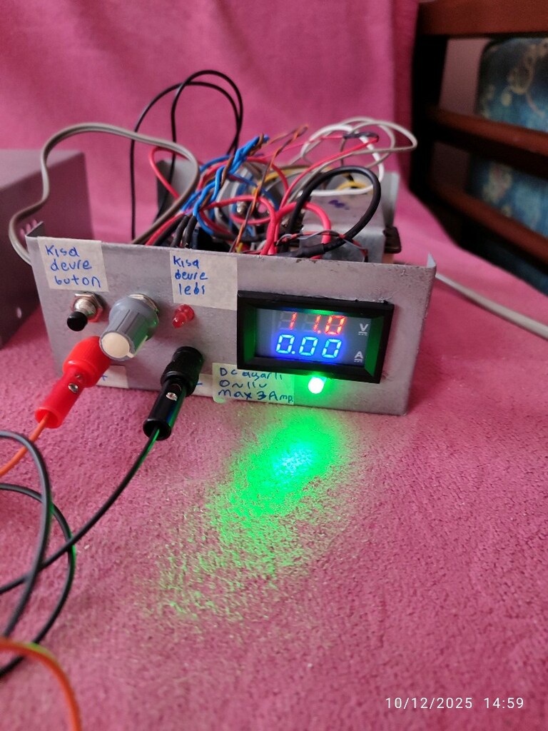 ayarlı0 11 volt kısadevre korumalı göstergeli güç kaynağı 900tl - 10